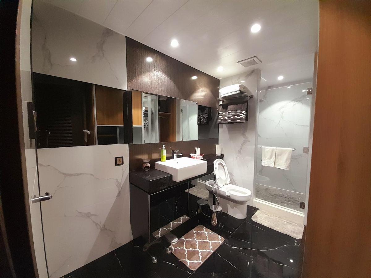 One Euphoria Prime Suite Hotel アンヘレス エクステリア 写真