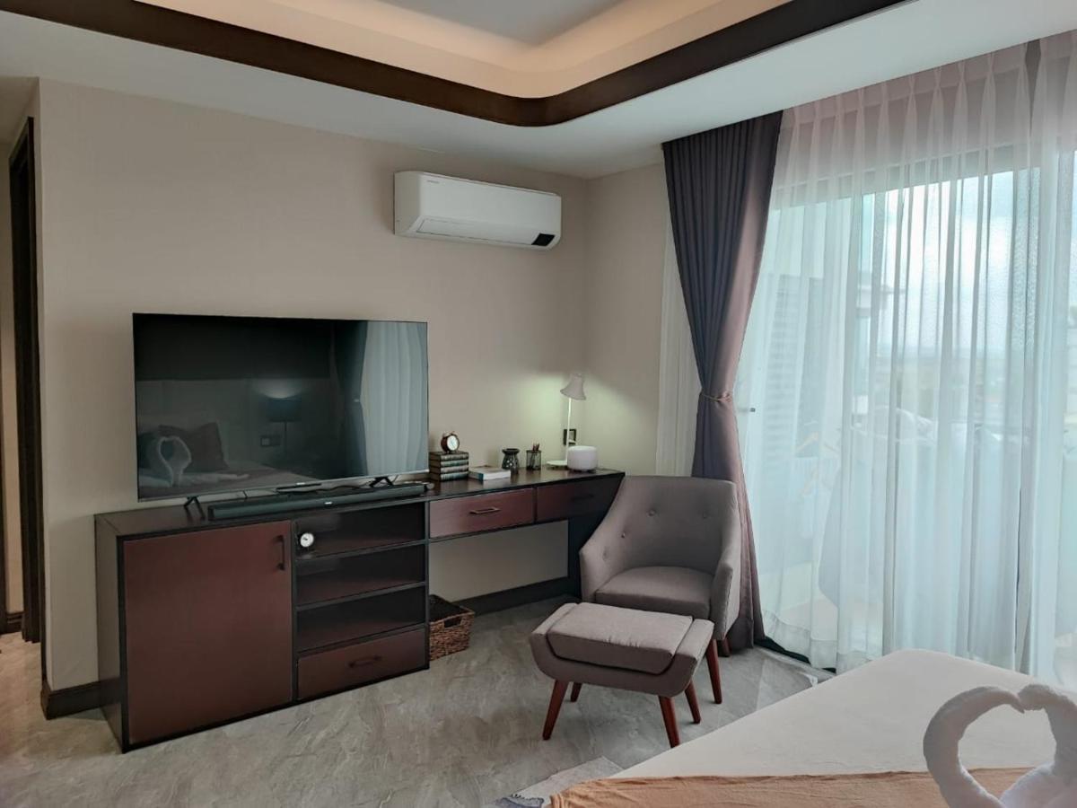 One Euphoria Prime Suite Hotel アンヘレス エクステリア 写真