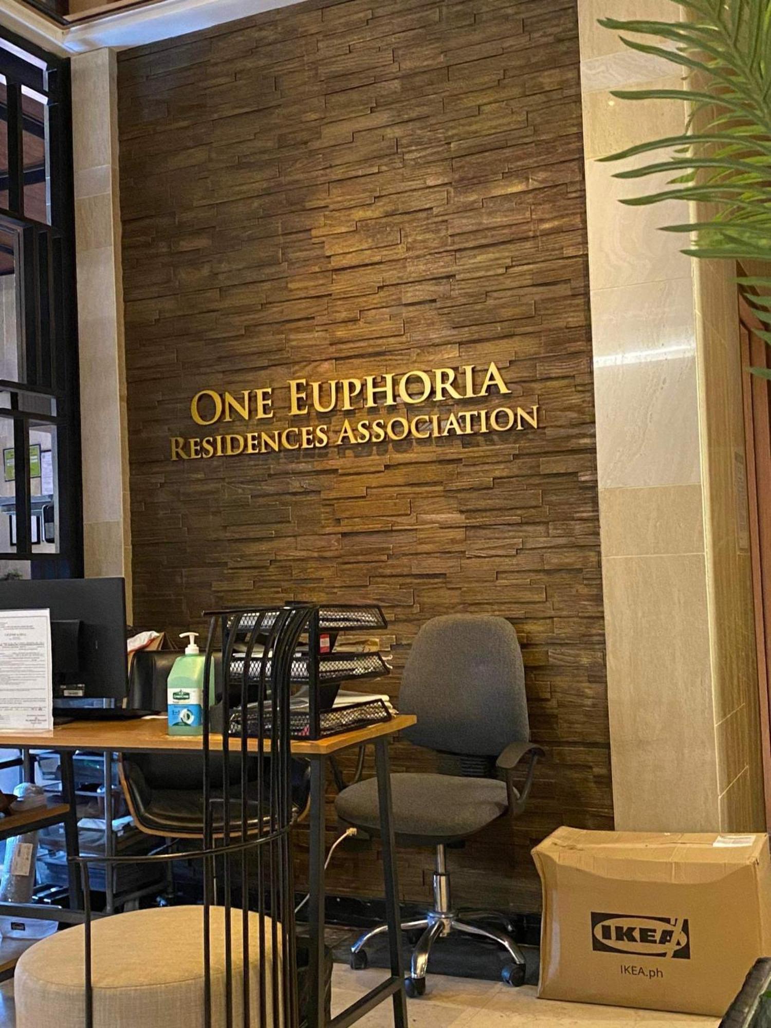 One Euphoria Prime Suite Hotel アンヘレス エクステリア 写真